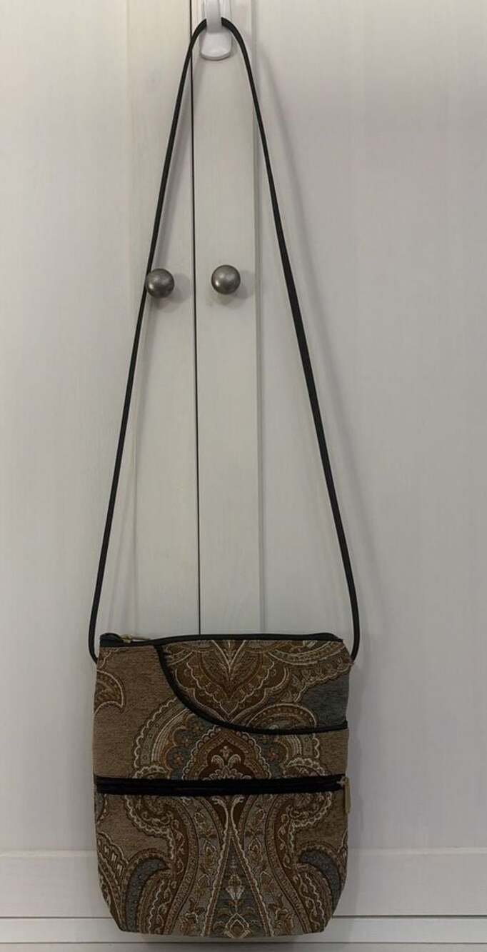 Danny K. Beverly Hills USA Paisley Tapestry Crossbody Shoulder Bag adj strap